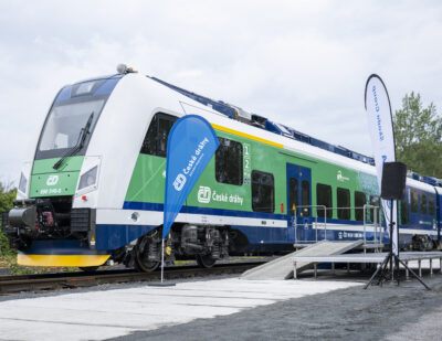 Czech Republic: Škoda Unveils Battery-Powered RegioPanter Train