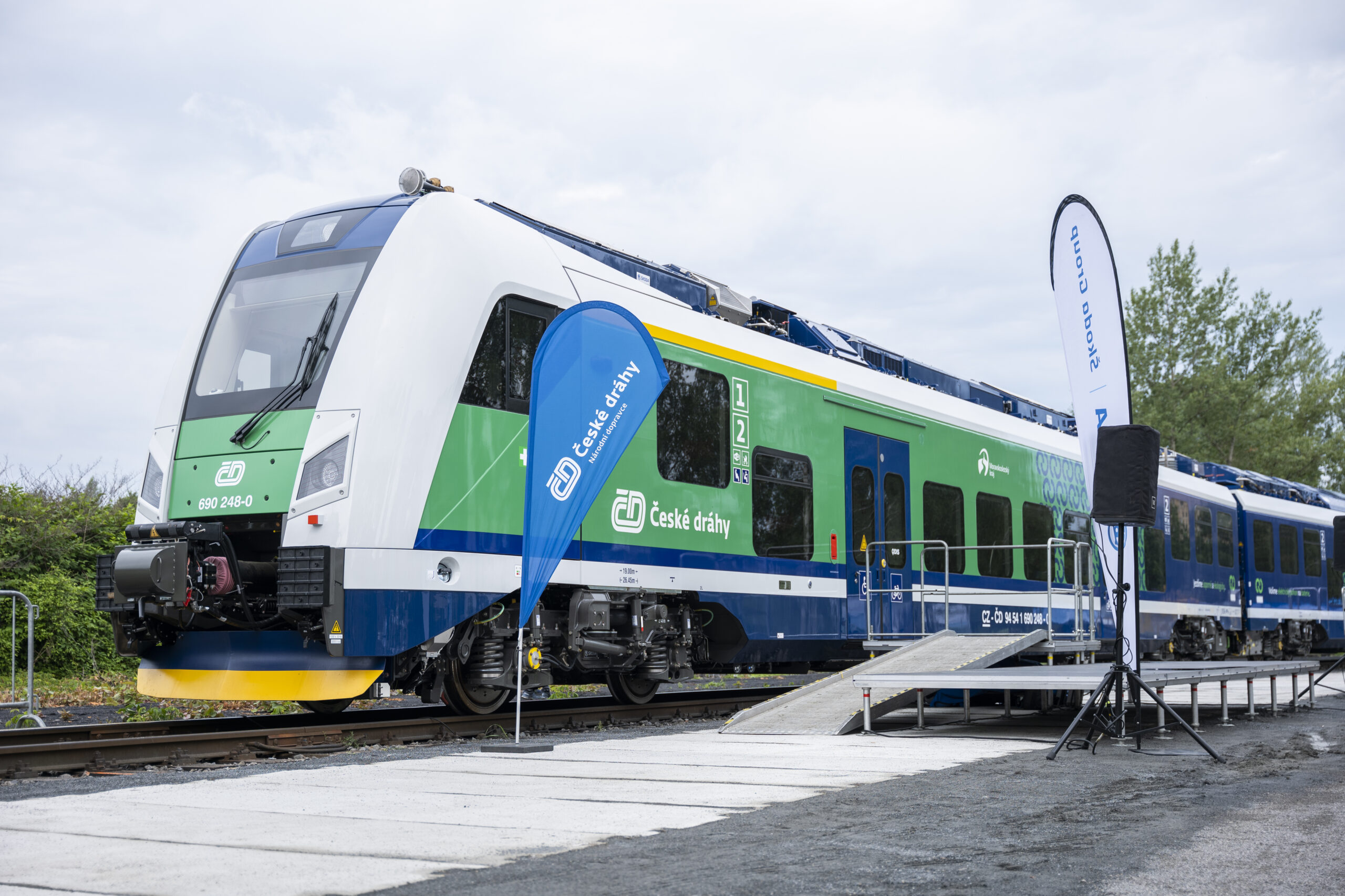 New battery-powered RegioPanter train revealed in Czech Republic