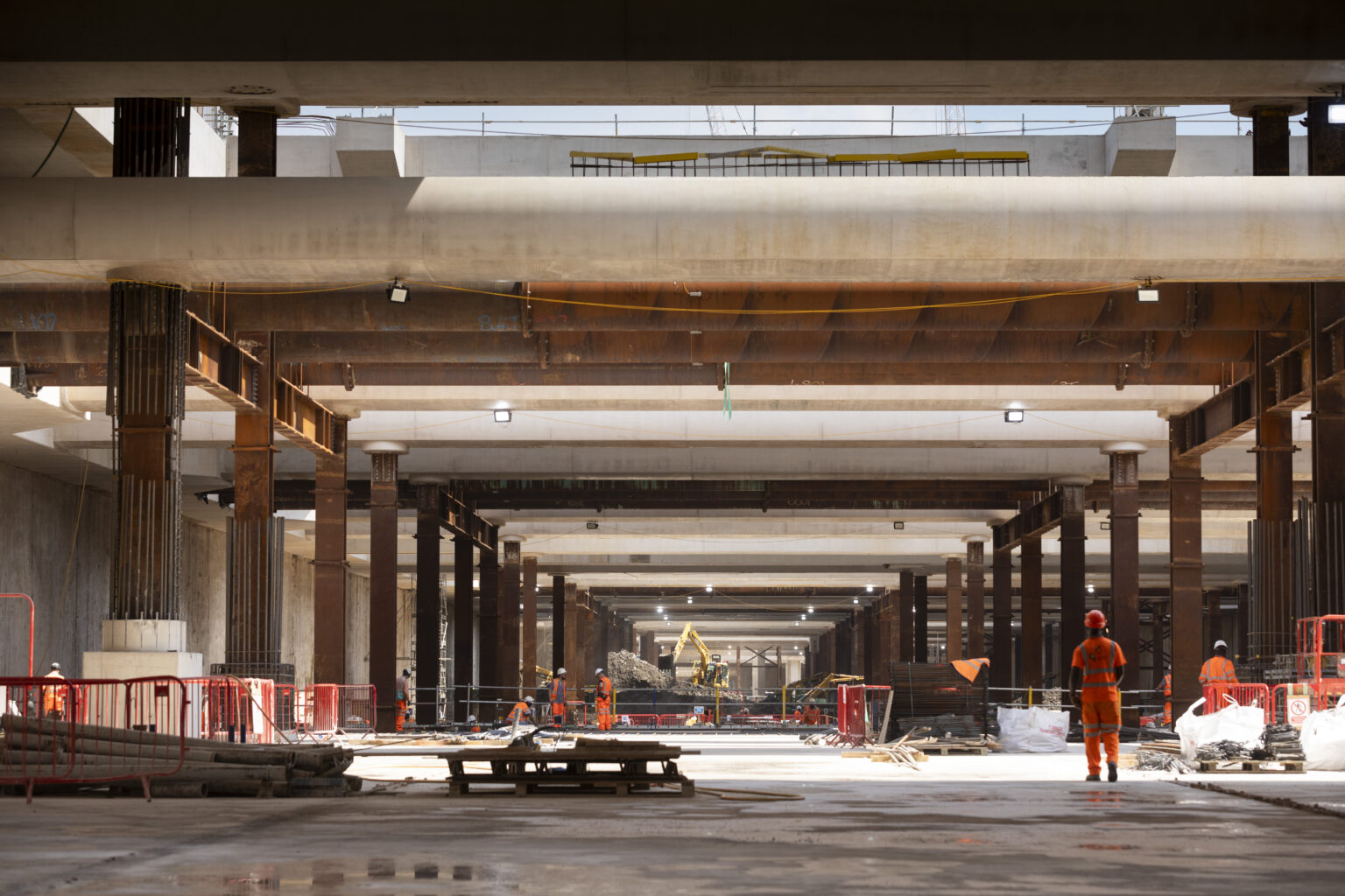 HS2 Completes Excavation of Old Oak Common Station Box | Railway-News