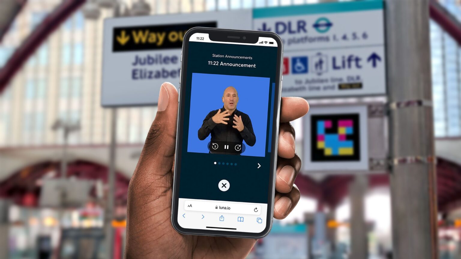 Arriva Rail London Trialling GoMedia Sign Language Solution | Railway-News