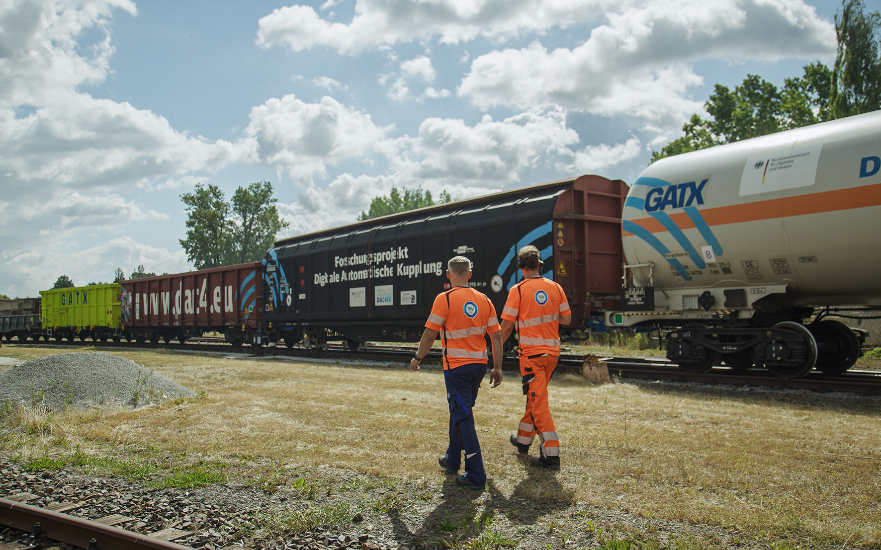 TÜV SÜD tests digital automatic coupler at its Görlitz test facility