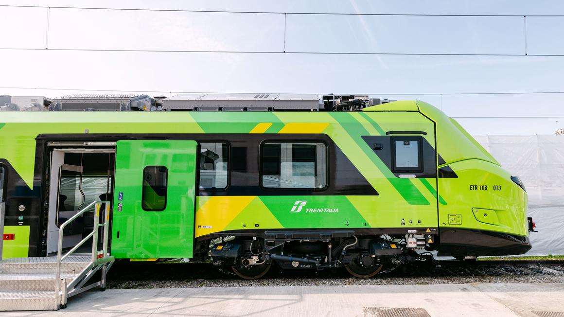 A Coradia Stream train decked in Trenitalia livery