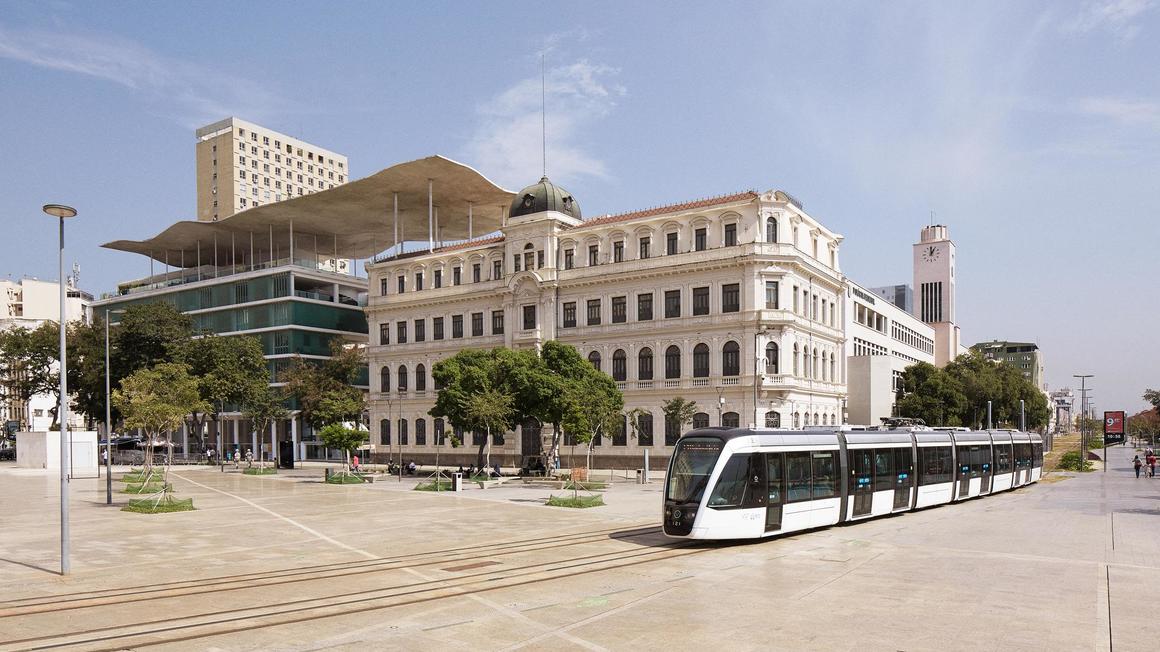 Citadis tram in circulation (Parada dos Museus). Rio de Janeiro. Brasil. August 2017