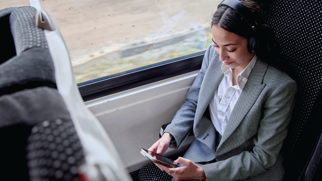 UK: 500 Passengers Apply to Trial New GPS-Based Ticketing   railway-news.com