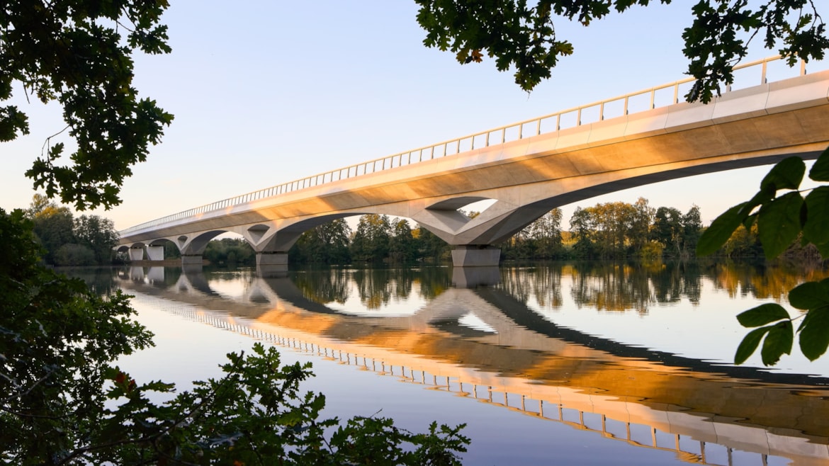 HS2 Colne Valley Viaduct - Korda Lake View