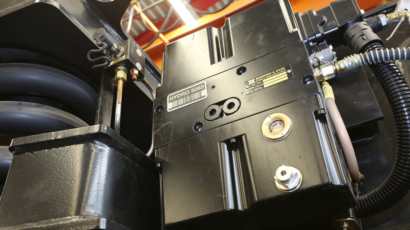 Electro Hydraulic Unit: Three-part compact hydraulic units reliably control brake functions