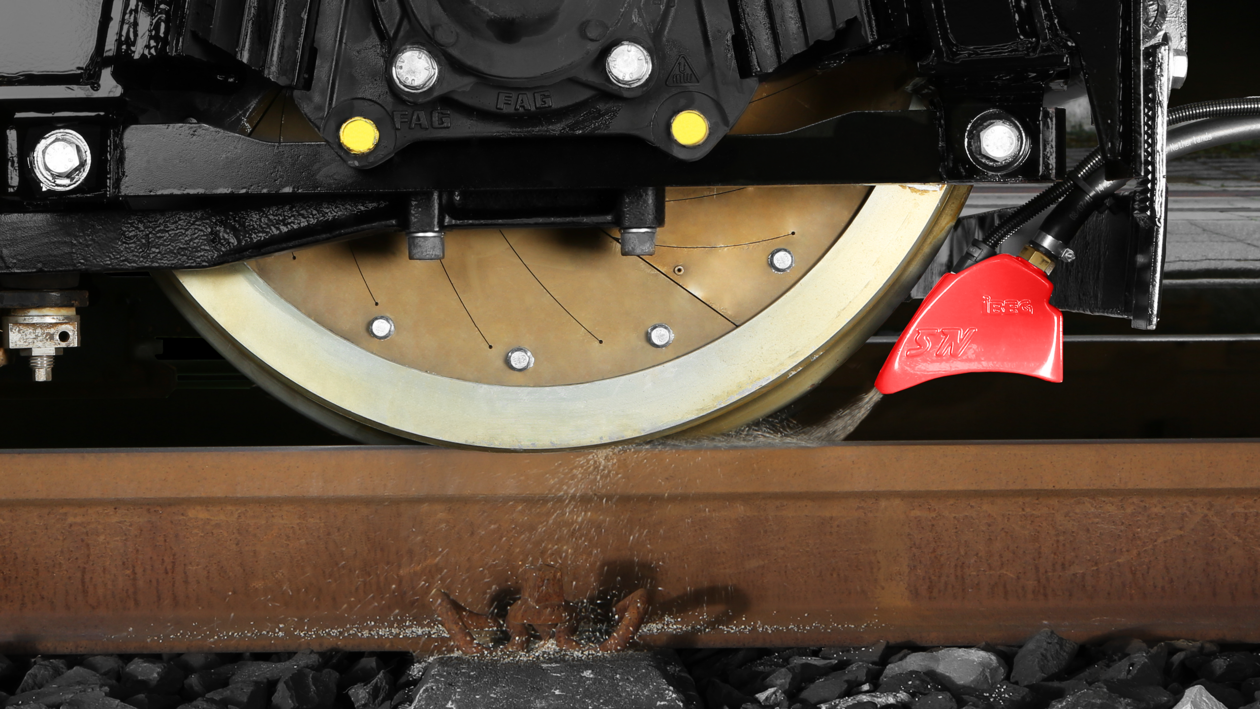 GripMaster: GripMaster® - Sanding System for Greater Safety on the Rail