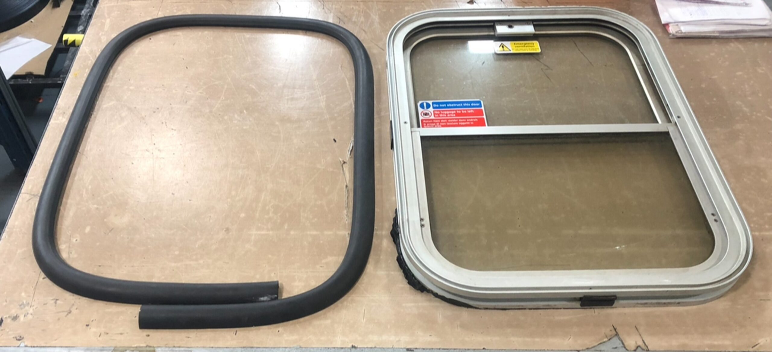Extruded & Joined Train Window Gasket