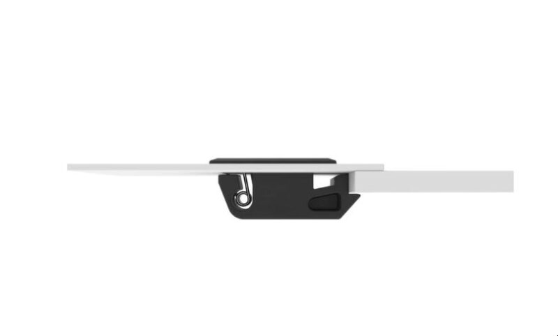 Slide latch