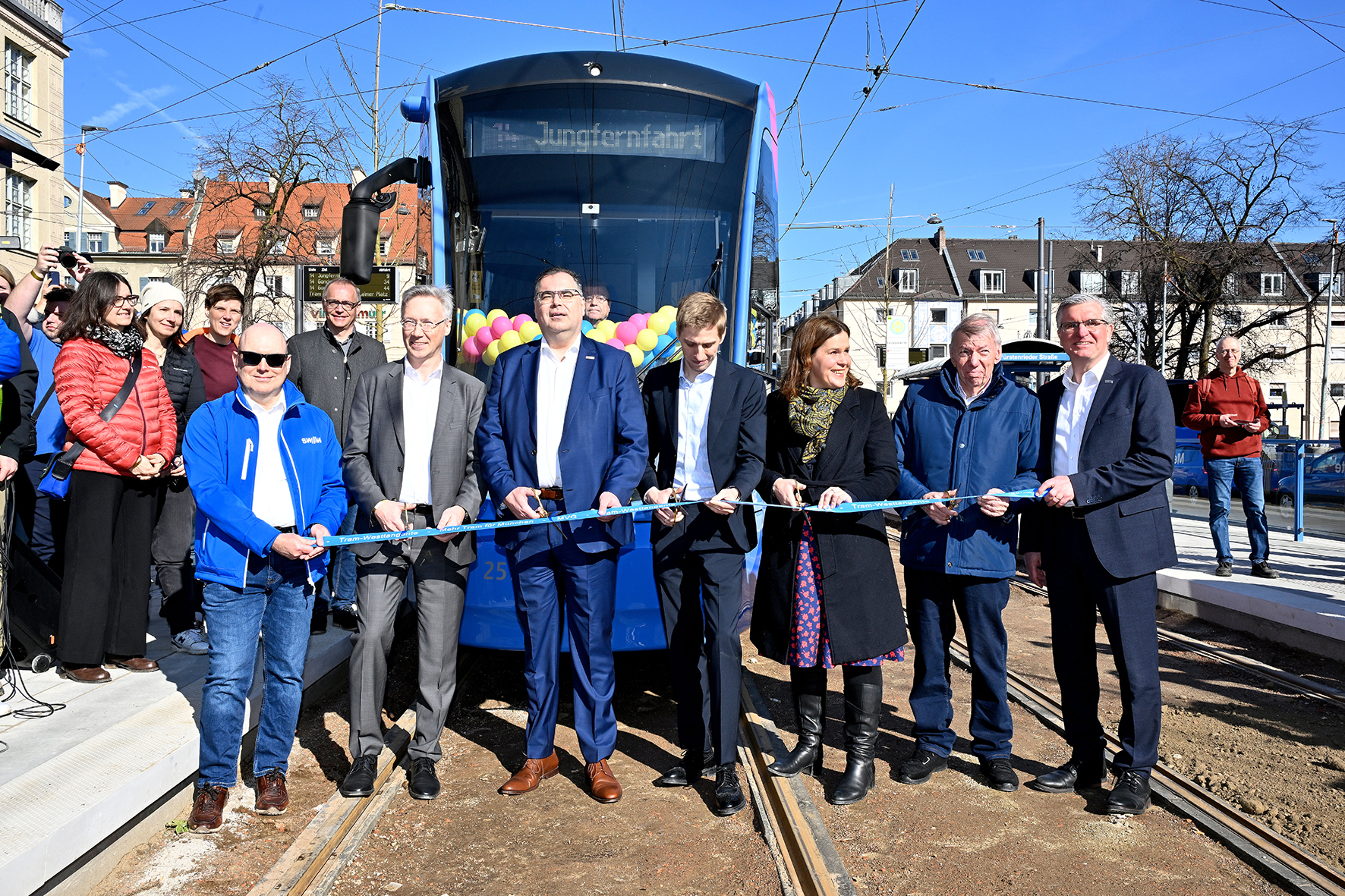 Partial commissioning of the western tram line