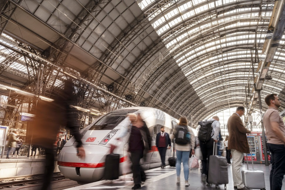 An ICE 4 train at Frankfurt am Main Central Station
