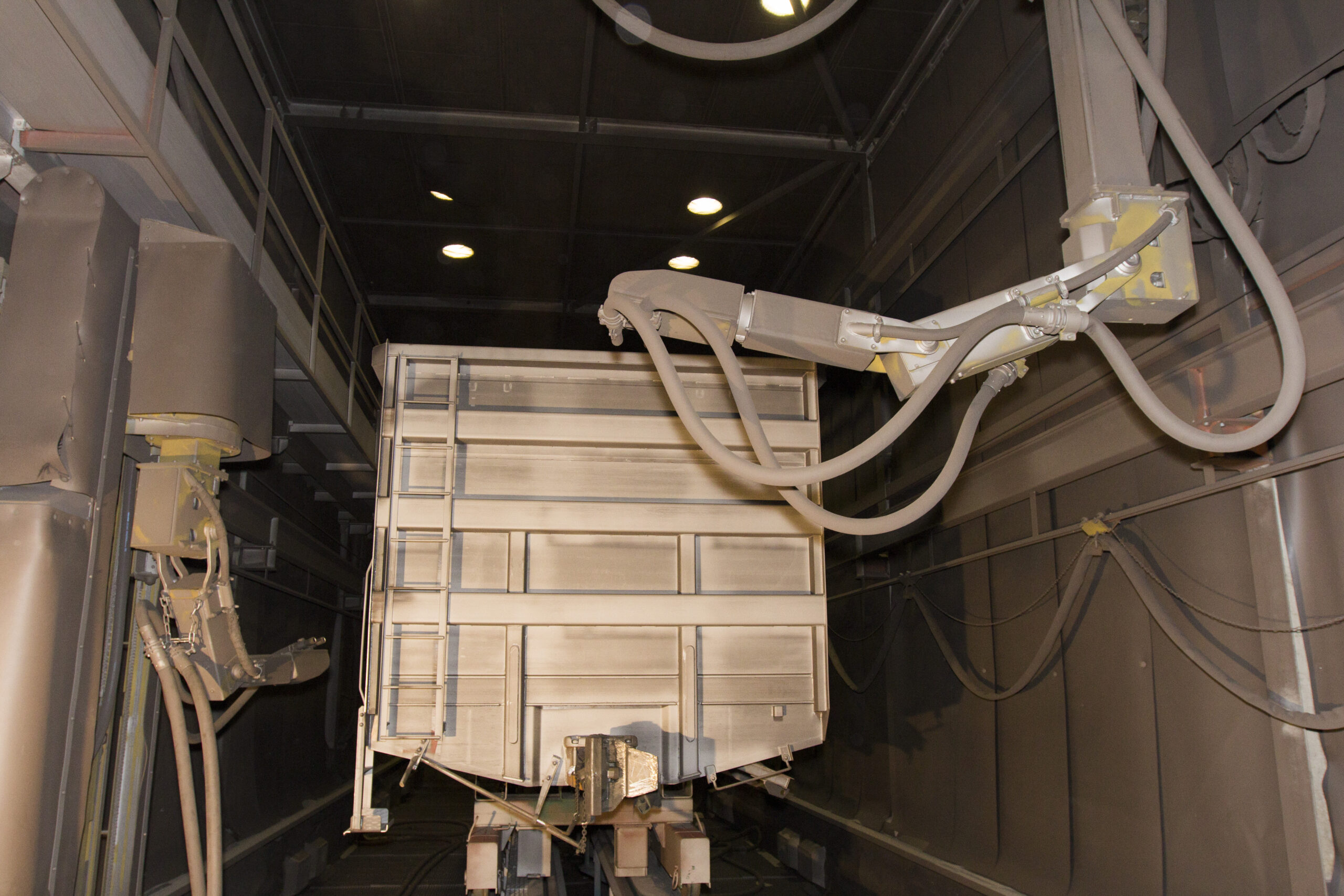 Freight car blasting with a blasting robot