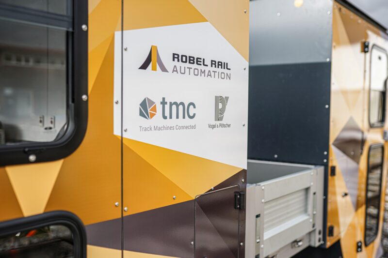 Excellent connectivity keepsROSPECT's location and operational status available at all times, with measurement data seamlessly integrated into the Plasser & Theurer tmc software.