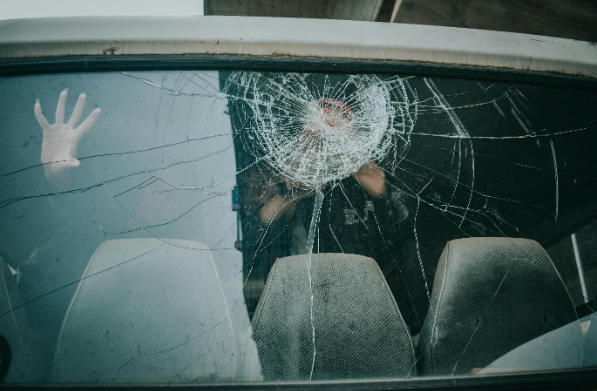 Emergency safety glass Safe-T-Punch