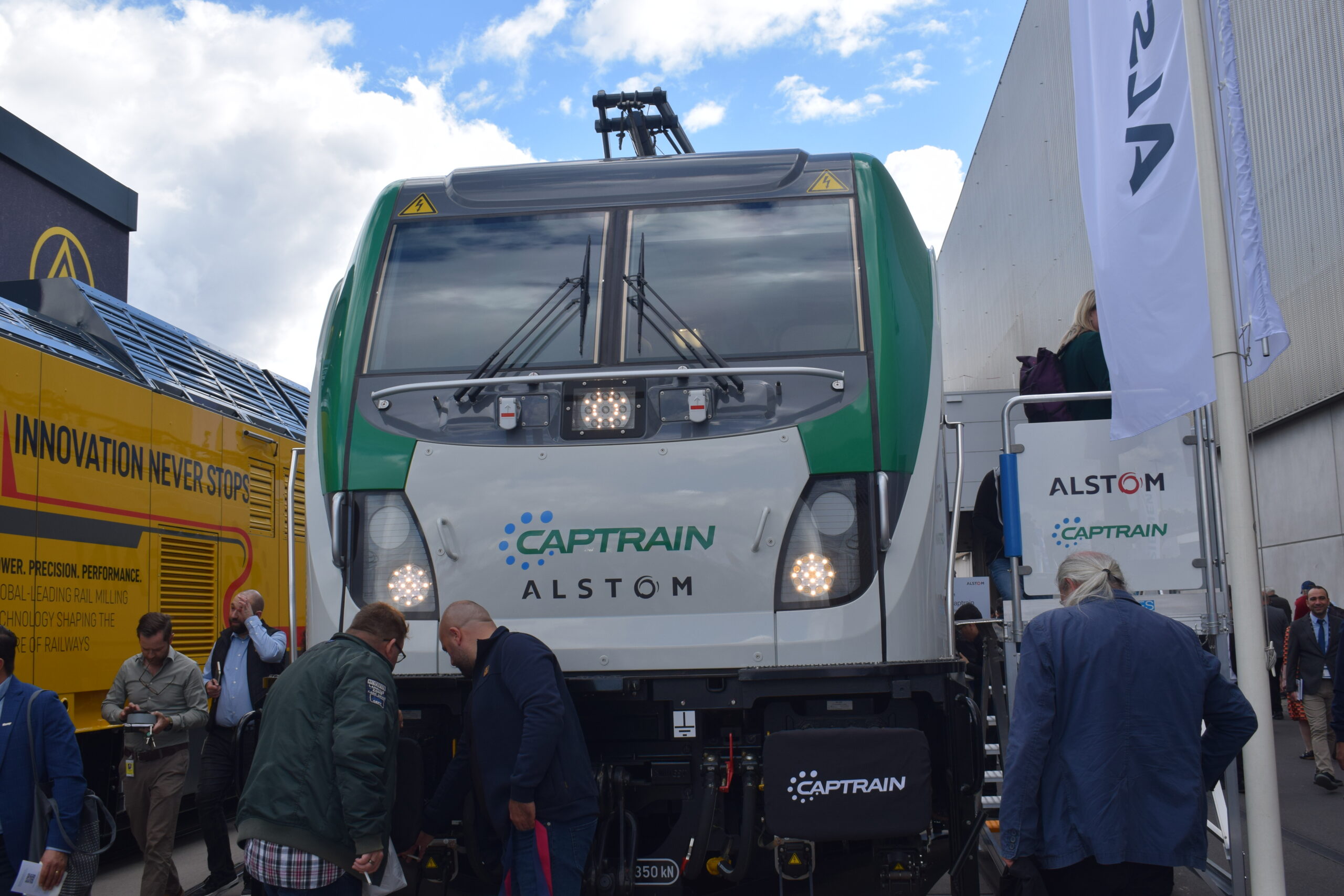 Alstom Traxx Universal Locomotive for Captrain 
