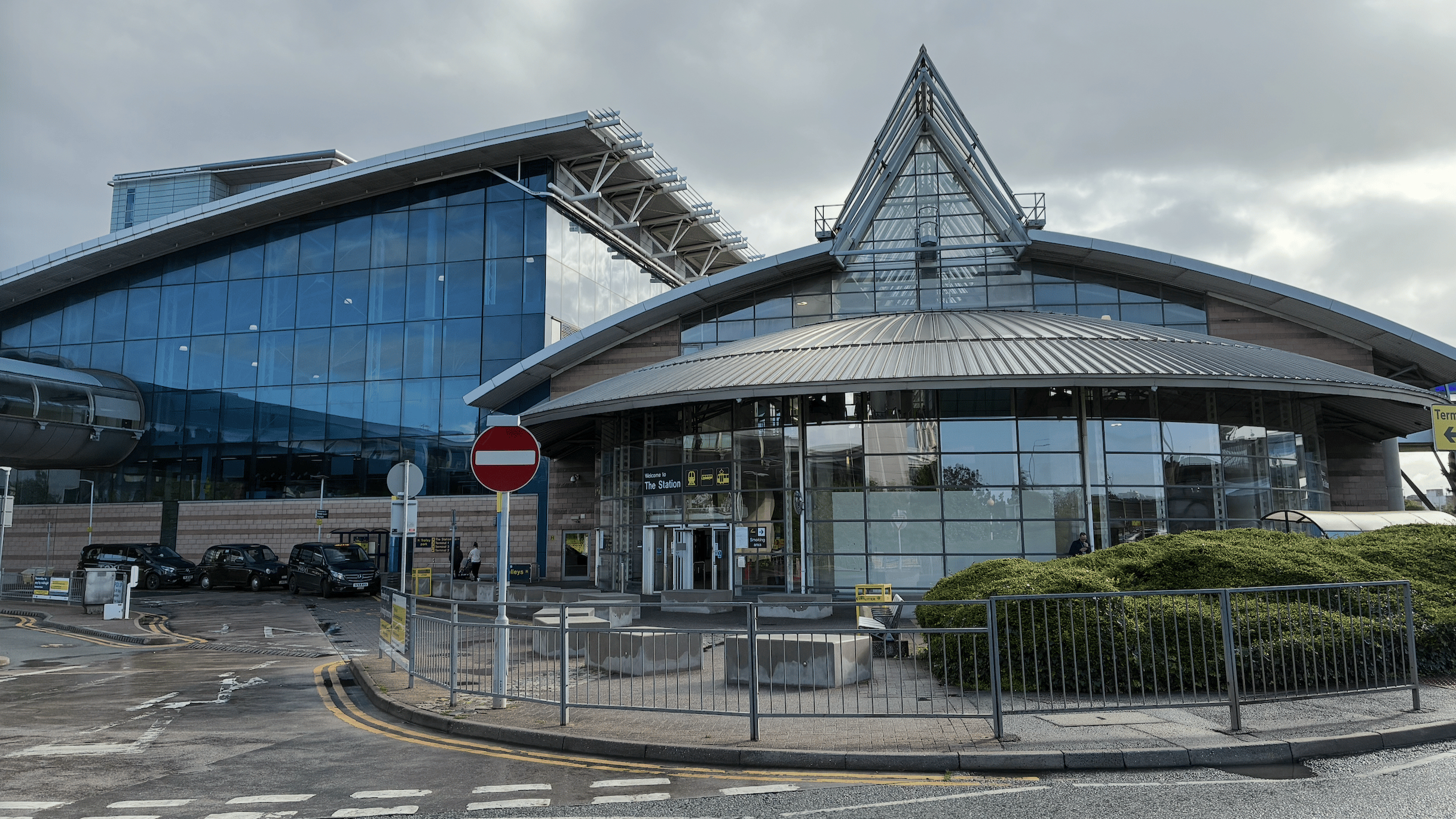 Manchester Airport station